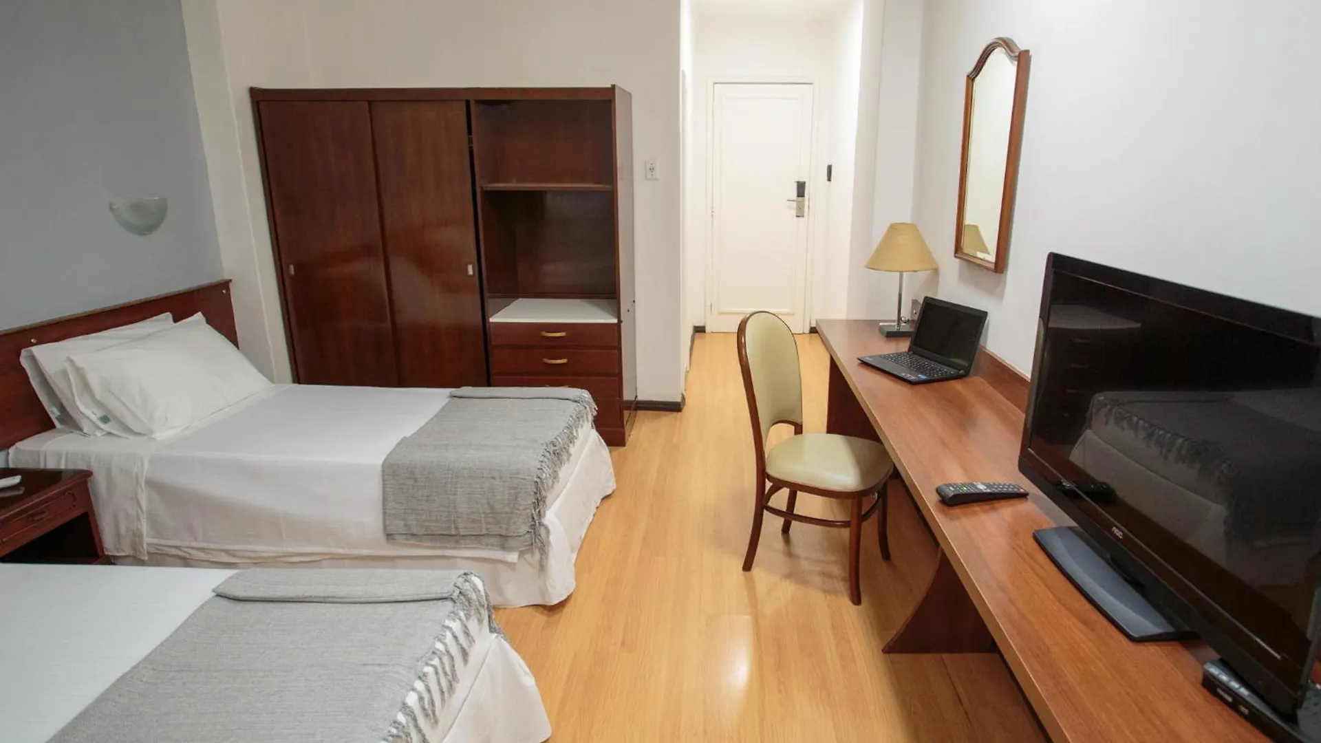 City Hotel By Fast10 Porto Alegre 3*,